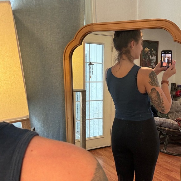 Beyond Yoga Crossroads - Twisted Front Cropped Tank - Picture 3 of 3